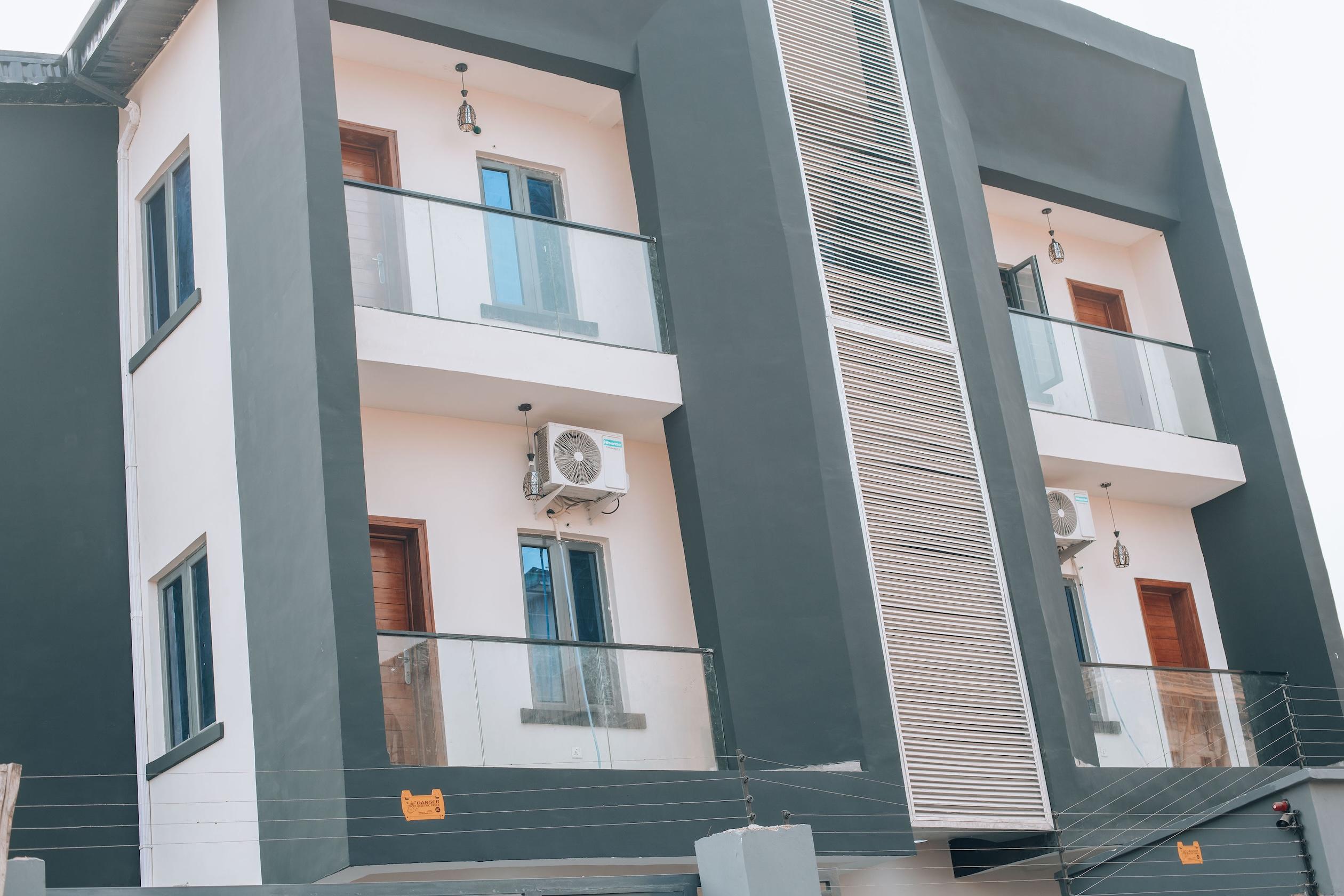 Estellar Exterior